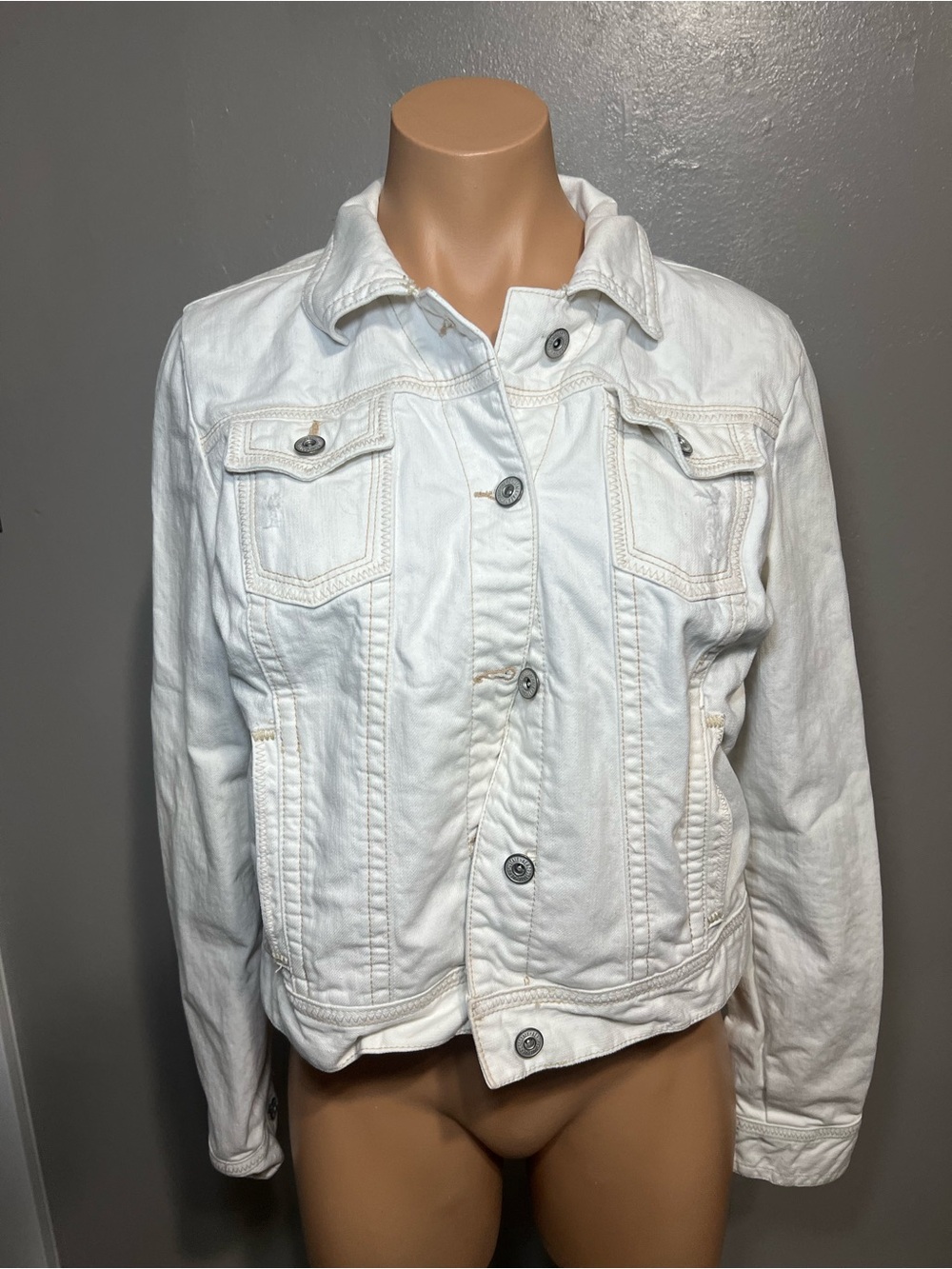 Aéropostale White Distressed Denim Jacket Size L Floral Lined Pocket